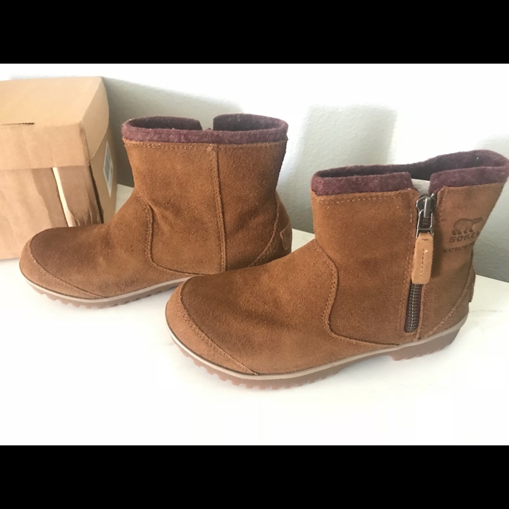 Sorel Meadow Zip Boots NWT